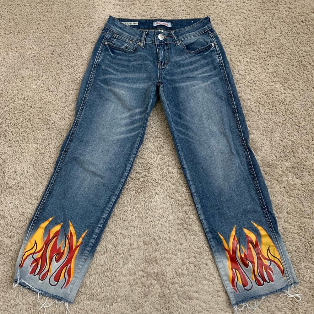 Hot Kiss | Distressed low raise jeans | Straight leg | Flame design